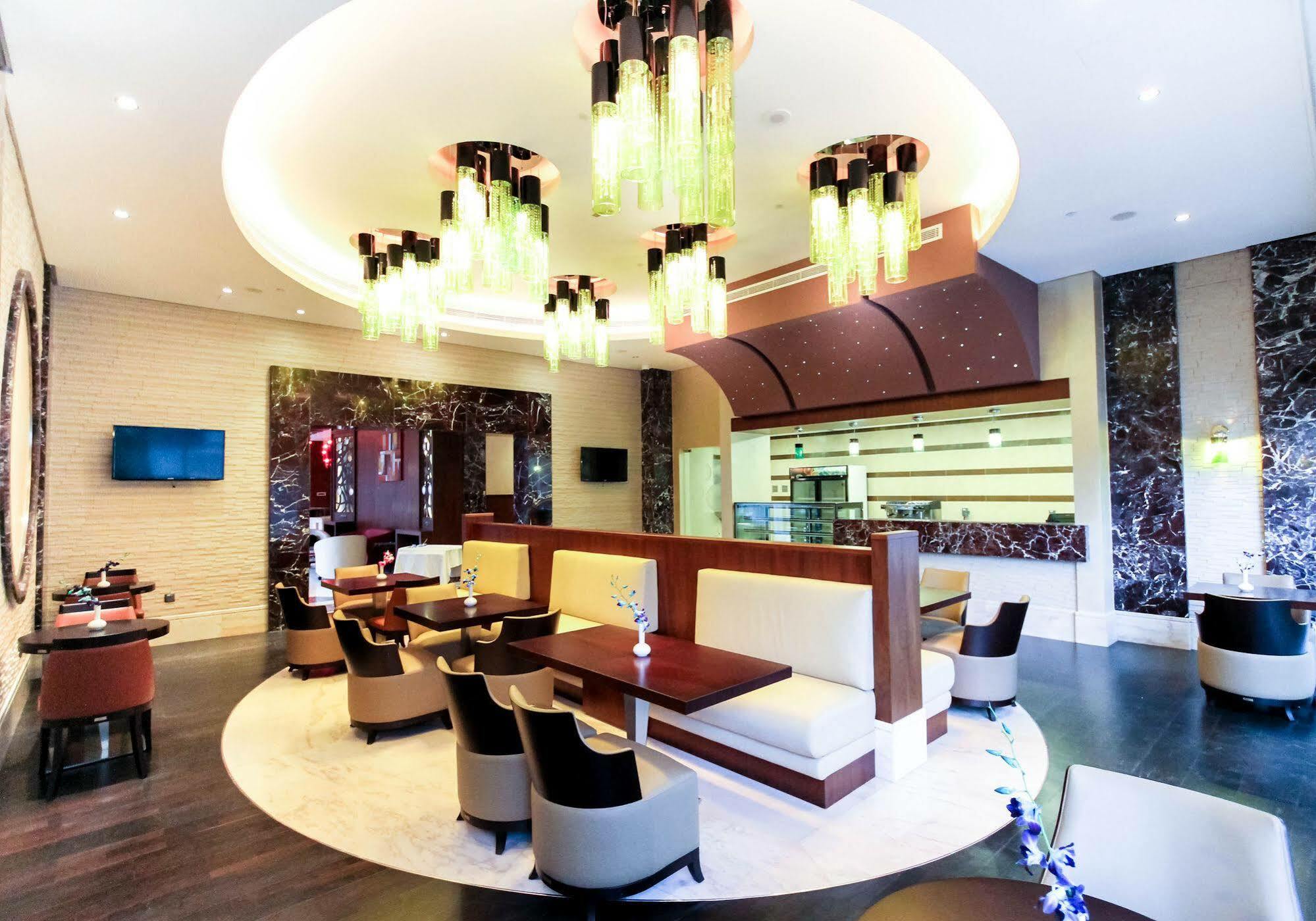 Danat Capital Hotel Abu Zabi Zewnętrze zdjęcie